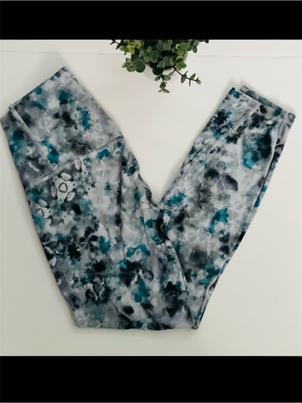 Lululemon Unlimit High-Rise Tight 25"' Kaleidofloral Multi Size 6